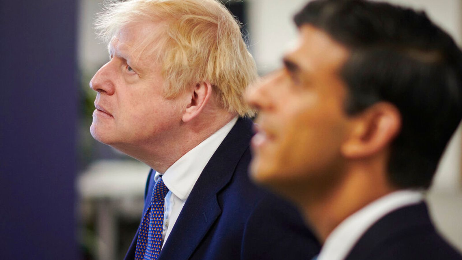 Boris Johnson piles pressure on Rishi Sunak over migration figures – as he claims Dublin ‘engulfed by race riots’