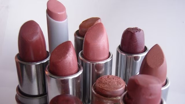 Lipstick sales are up, and it’s telling us something about how the economy is travelling