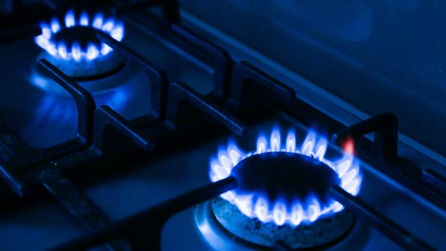 Gas shortages loom as Australian Energy Market Operator sounds alarm on production drop