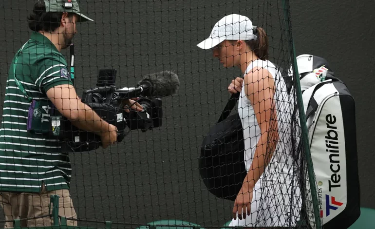 Iga Świątek crashes out of Wimbledon in shock third round loss to Yulia Putintseva